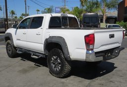 2019 Toyota Tacoma - Image 8