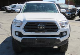 2019 Toyota Tacoma - Image 12