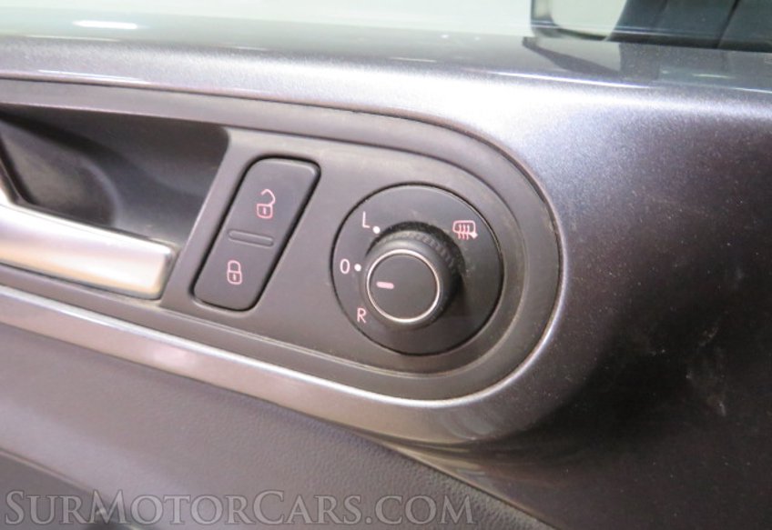 2017 Volkswagen Beetle Convertible - Image 43