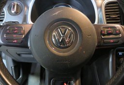 2017 Volkswagen Beetle Convertible - Image 32