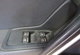 2017 Volkswagen Beetle Convertible - Image 44