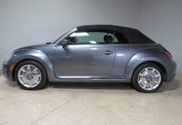 2017 Volkswagen Beetle Convertible - Image 12