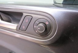 2017 Volkswagen Beetle Convertible - Image 43