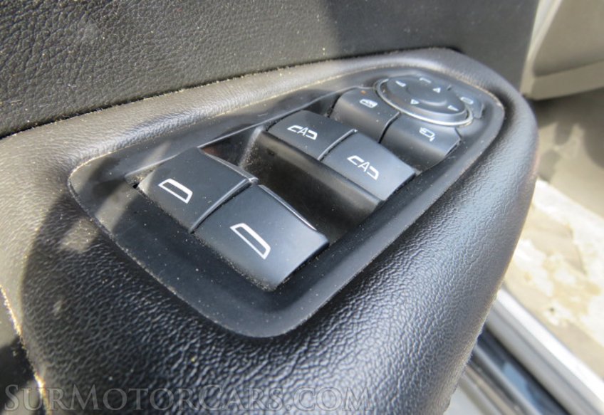 2017 Cadillac XT5 - Image 40