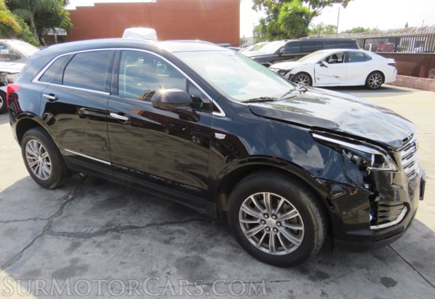 2017 Cadillac XT5 - Image 2