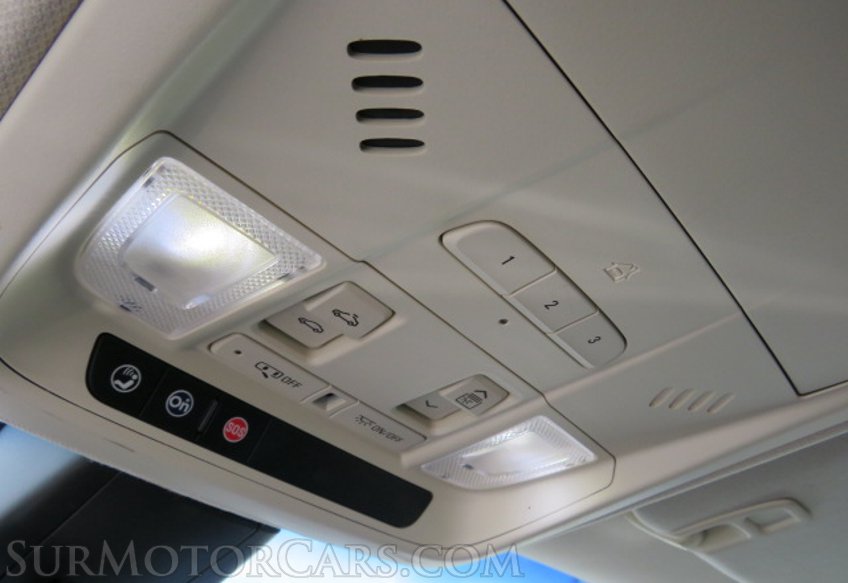 2017 Cadillac XT5 - Image 48