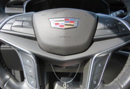 2017 Cadillac XT5 - Image 36