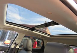 2017 Cadillac XT5 - Image 31