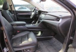 2017 Cadillac XT5 - Image 24