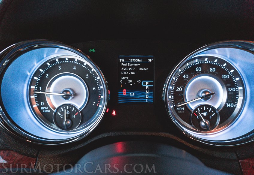 2014 Chrysler 300 - Image 22
