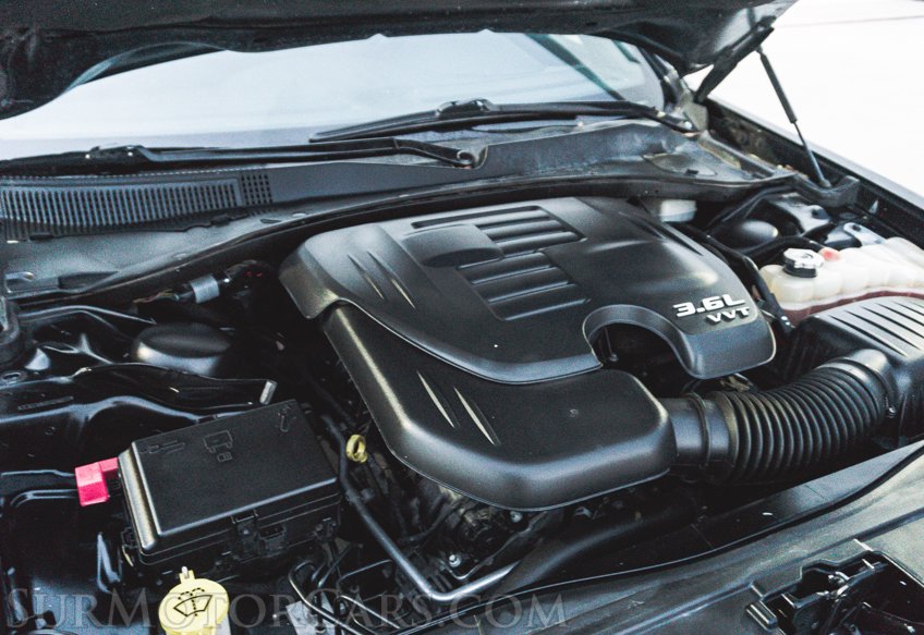 2014 Chrysler 300 - Image 36