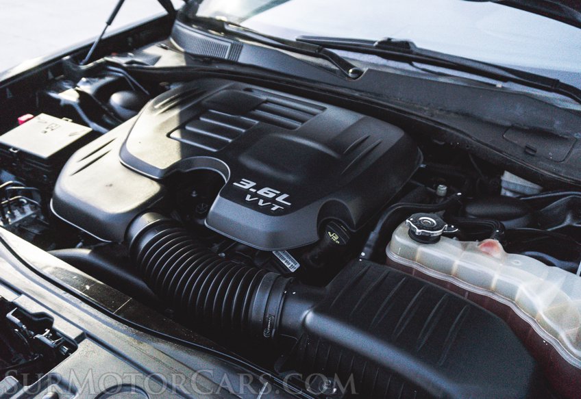 2014 Chrysler 300 - Image 37