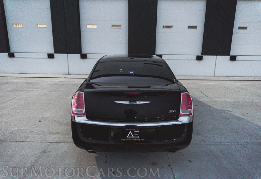 2014 Chrysler 300 - Image 18