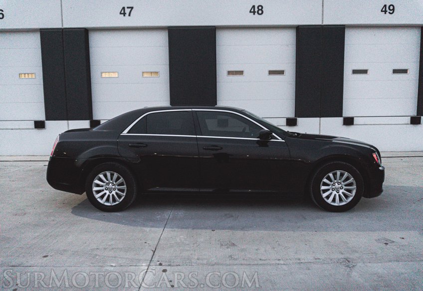 2014 Chrysler 300 - Image 12