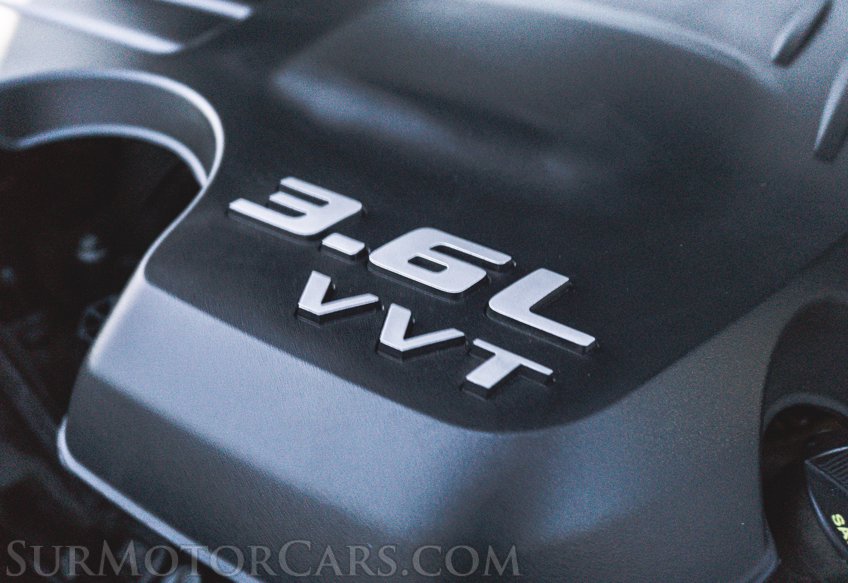 2014 Chrysler 300 - Image 38