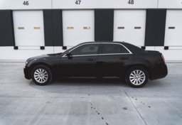 2014 Chrysler 300 - Image 8