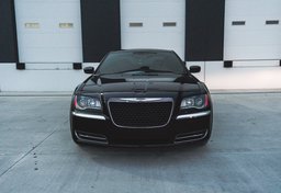 2014 Chrysler 300 - Image 4
