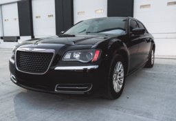 2014 Chrysler 300 - Image 5