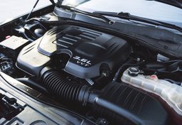 2014 Chrysler 300 - Image 37