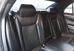 2014 Chrysler 300 - Image 28