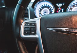 2014 Chrysler 300 - Image 32