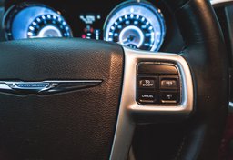 2014 Chrysler 300 - Image 31
