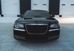 2014 Chrysler 300 - Image 7
