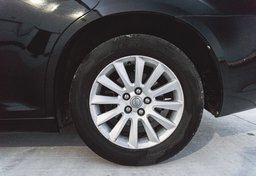 2014 Chrysler 300 - Image 11