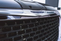2014 Chrysler 300 - Image 2