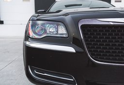 2014 Chrysler 300 - Image 3