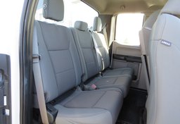 2017 Ford Super Duty F-250 SRW - Image 34