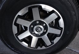 2019 Toyota 4Runner - Image 40