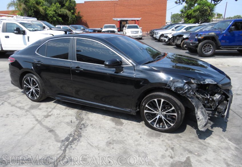 2018 Toyota Camry - Image 2