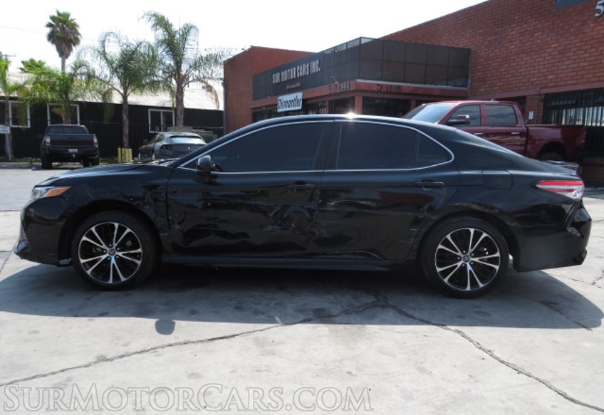 2018 Toyota Camry - Image 11