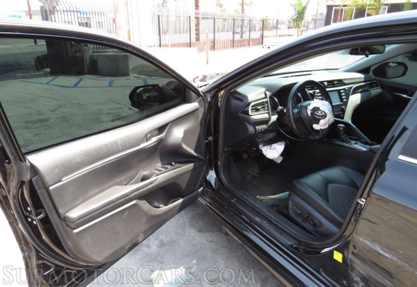 2018 Toyota Camry - Image 19