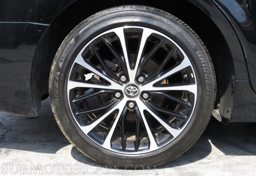 2018 Toyota Camry - Image 16