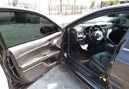 2018 Toyota Camry - Image 19