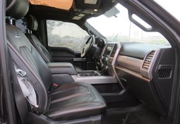 2019 Ford Super Duty F-350 SRW - Image 32