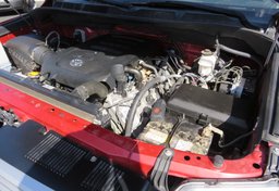 2014 Toyota Tundra 4WD Truck - Image 60
