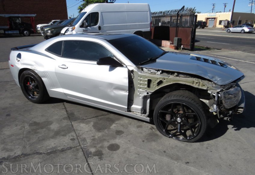 2015 Chevrolet Camaro - Image 2