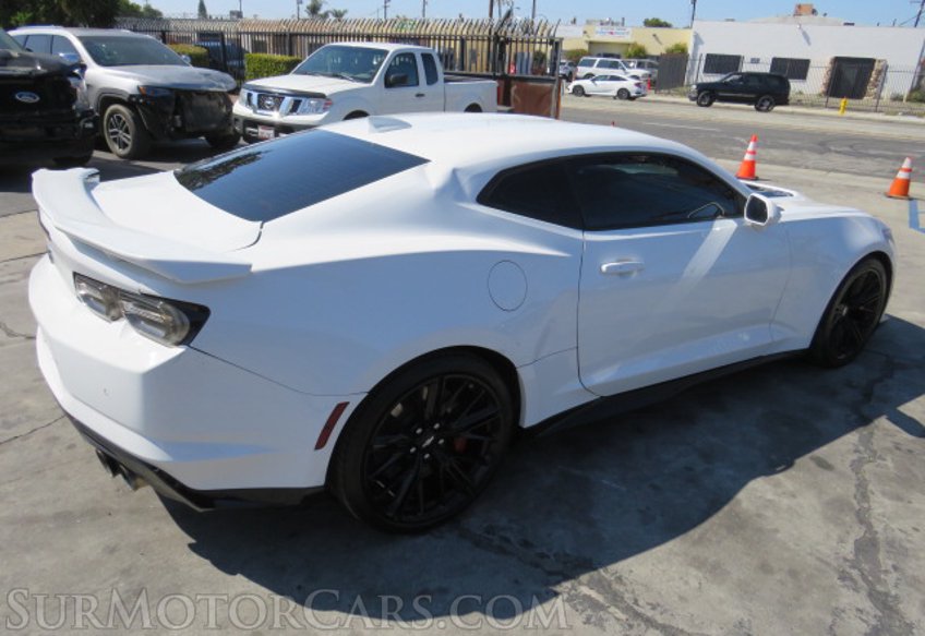 2019 Chevrolet Camaro - Image 5