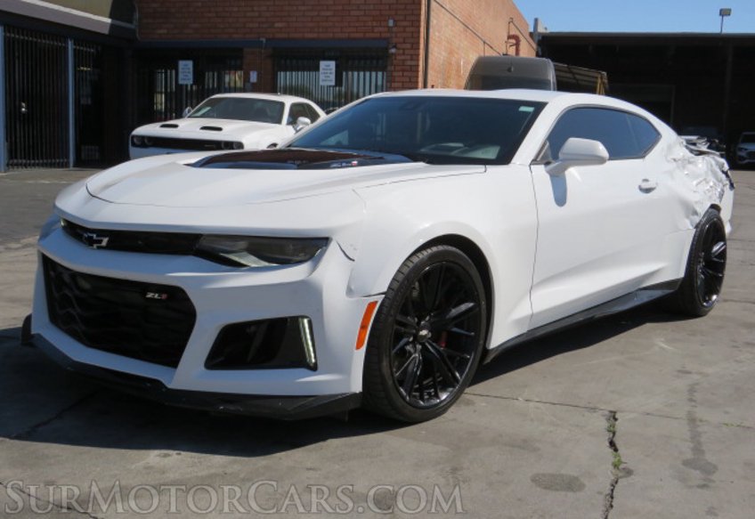 2019 Chevrolet Camaro - Image 4