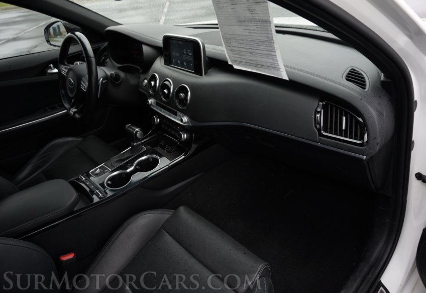 2020 Kia Stinger - Image 32