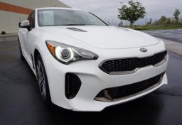 2020 Kia Stinger - Image 15