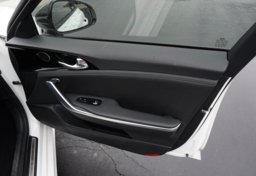 2020 Kia Stinger - Image 56