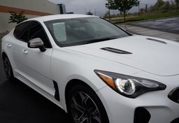 2020 Kia Stinger - Image 17