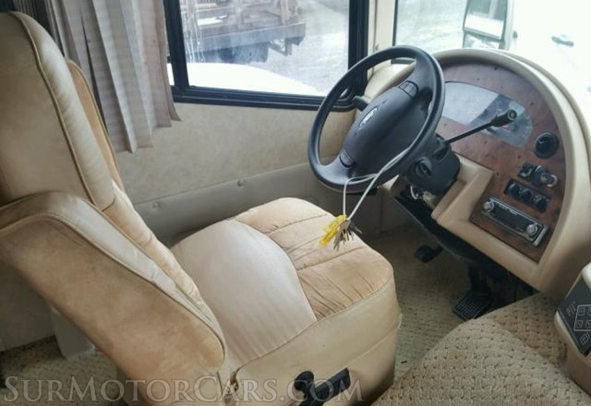 2004 Damon Intruder RV - Image 6