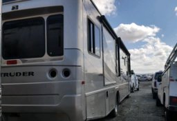 2004 Damon Intruder RV - Image 4