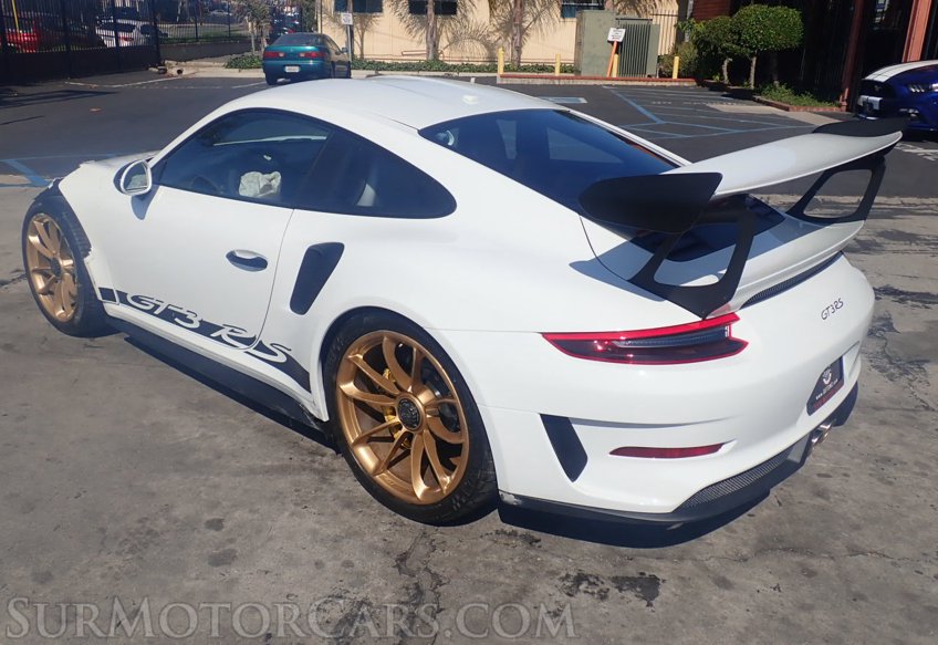2019 Porsche 911 - Image 10