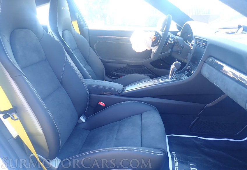 2019 Porsche 911 - Image 30